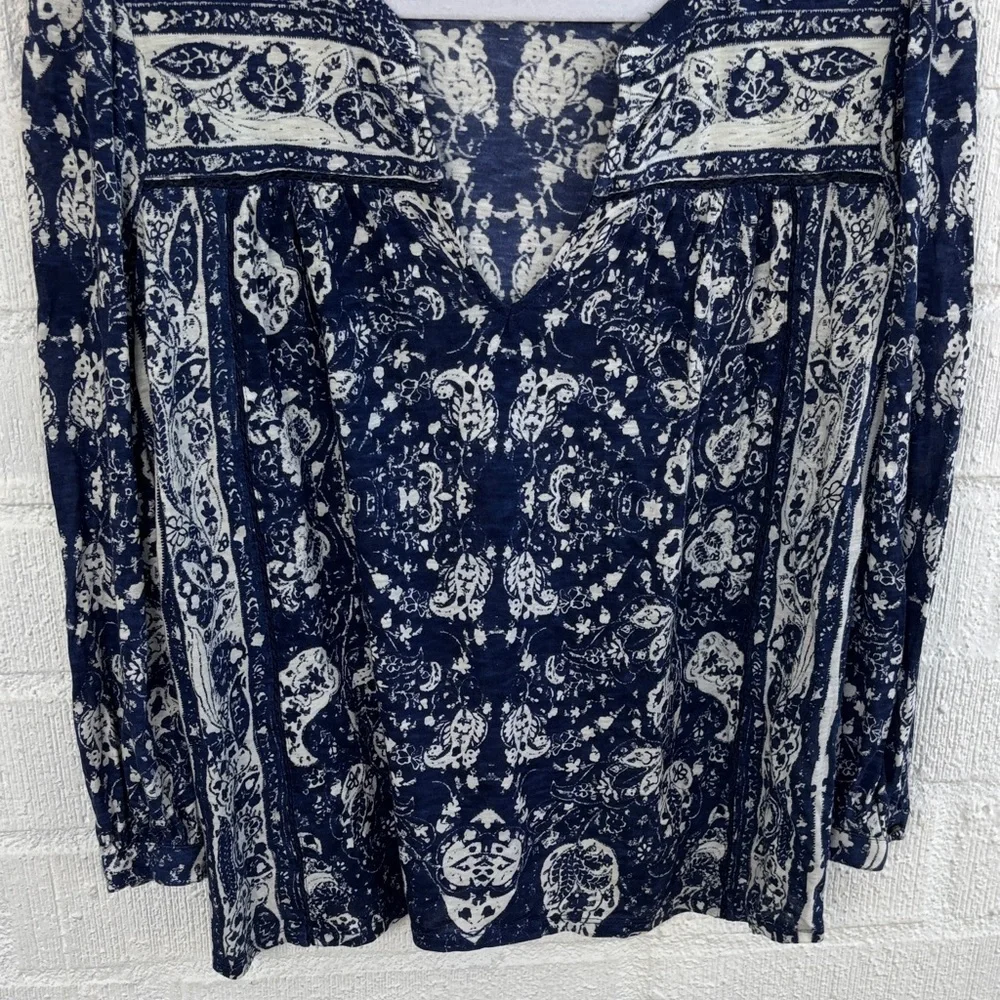 Lucky Brand Boho Cotton Navy and White Patterned Blouse sz S